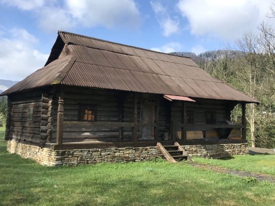Продаж Гуцульської хати на розбір Микуличин