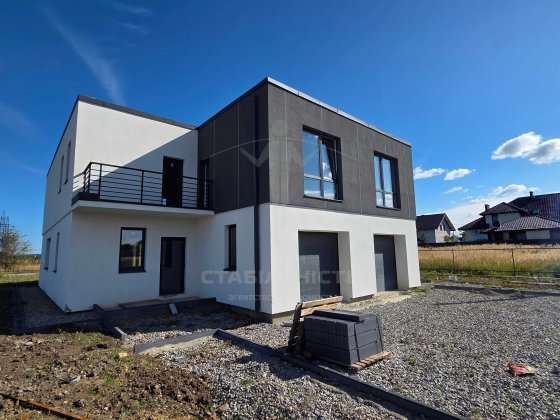 Продаж Дуплекс / Будинок 171м2, ділянка 4.99 сот. Розтермінування. Угорники