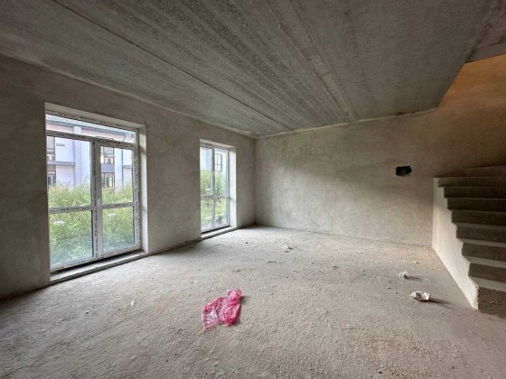 Таунхаус з гаражем, ділянкою, 135 м² + 3-тій поверх! Угорники