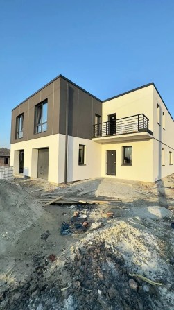 Дуплекс в Угорниках, 5 соток землі - фото 1