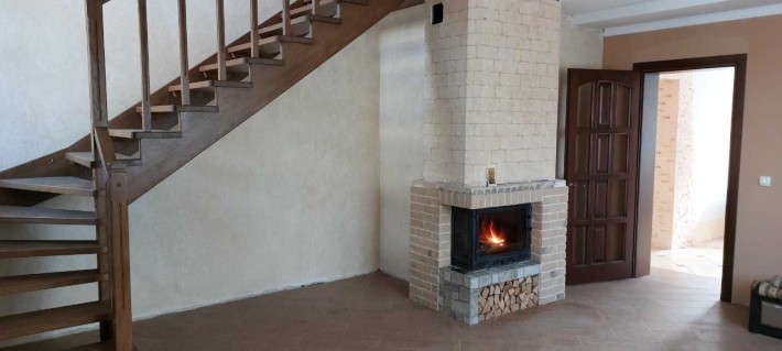 Терміново! Торг! Будинок з незавершеним ремонтом, 6 сот, Крихівці. - фото 1