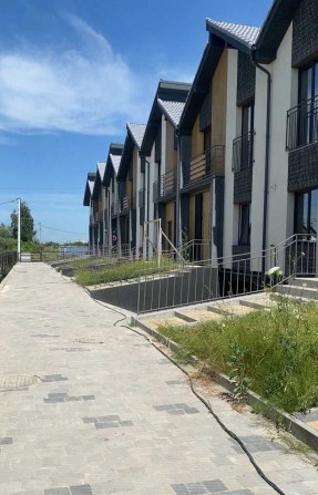 Зданий таунхаус в Крихівцях за ціною трикімнатної квартири! - фото 1