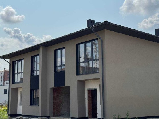 Квадрохаус з ділянкою біля МІСЬКОГО ОЗЕРА! Крихівці