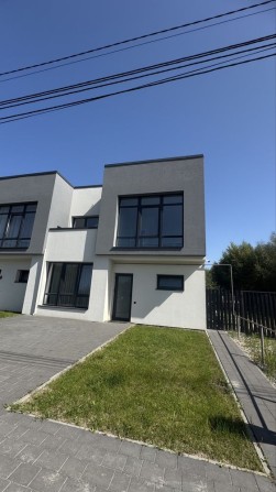 Крайній готовий таунхаус з великою ділянкою та ремонтом - фото 1