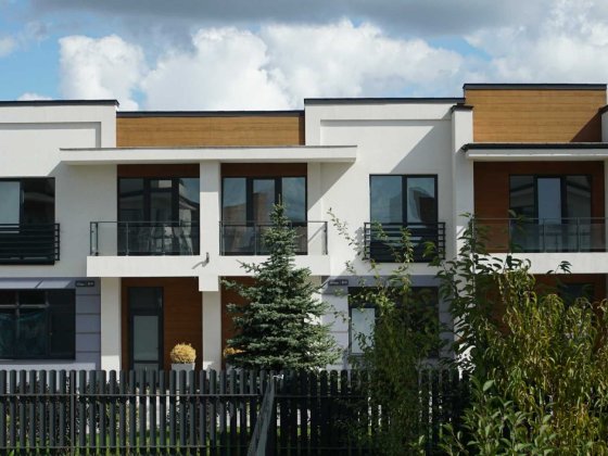 Продається сучасний таунхаус 123,1 м² з власним двориком у Вовчинцях Вовчинець