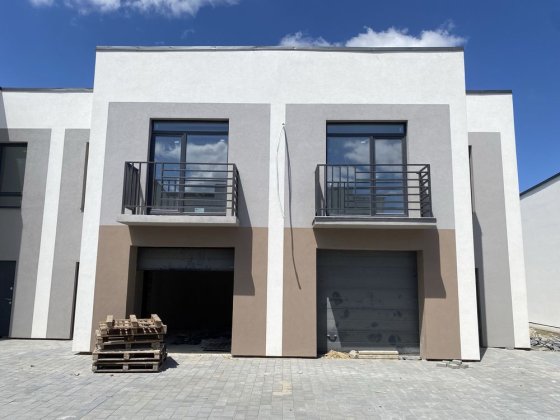 Просторий таунхаус 135 м² біля Калинової Слободи з гаражем та ділянкою Криховцы