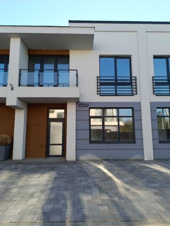 Продаж 2 поверхового таунхауса з ділянкою, 127м2, 4 кімнати. - фото 1