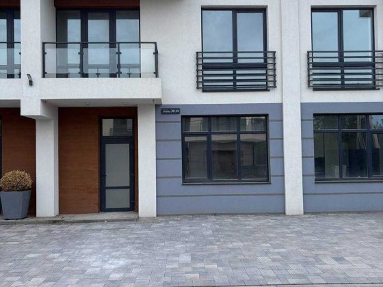 Продається будинок (таунхаус) з частковим ремонтом/ЗАКРИТЕ МІСТЕЧКО Вовчинець