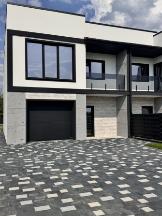 Продаж Дуплекса в зручній локації . Велика територія - фото 1