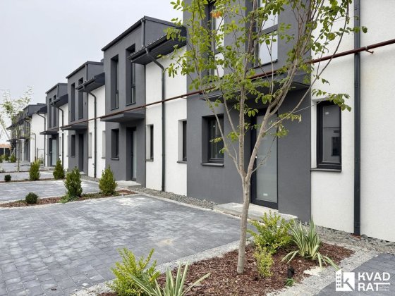 Продається таунхаус у Крихівцях, готовий до ремонту Крихівці