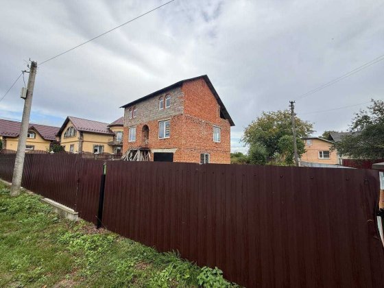 Продаж будинку в селі Черніїв. Черниев