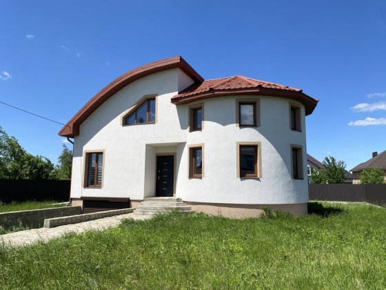 Двоповерховий будинок з ремонтом у Драгомирчанах 180м, велика ділянка Драгомирчани