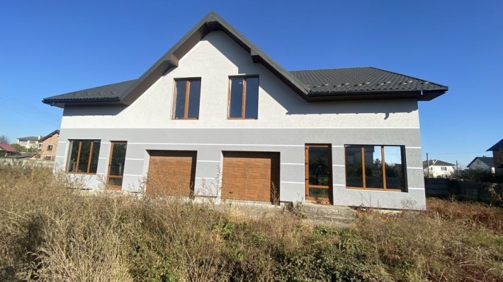 Будинок на дві сім’ї, 288 м², 2 входи, гараж, 7 соток - фото 1