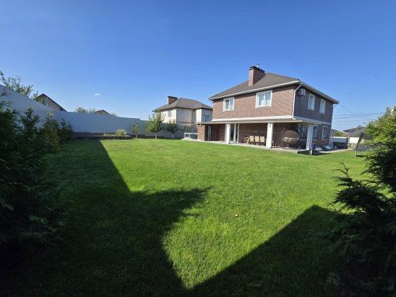 Будинок 297 м2 з цоколем басейн барбекю газ с. Білогородка поруч Київ Білогородка