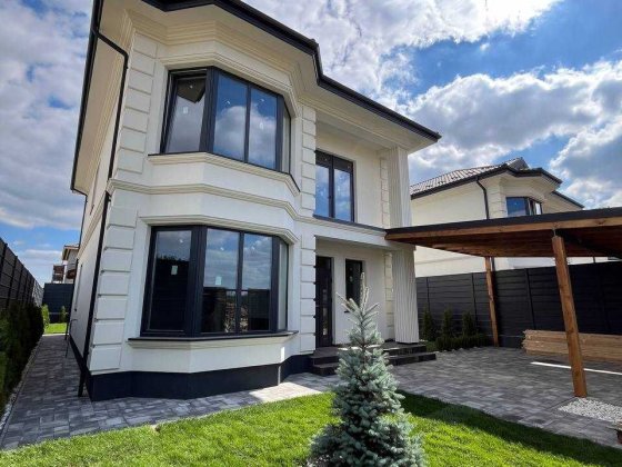 Приватний будинок з газом у Гатному / Котеджне містечко з будинків Гатне