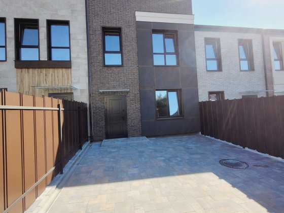 Таунхаус в передмісті! єОселя-доступне житло кожному! Святопетровское