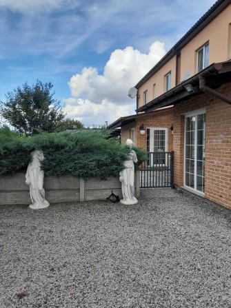 Без комісії, таун 123м², три кімнати, камін, тераса, три сотки - фото 1