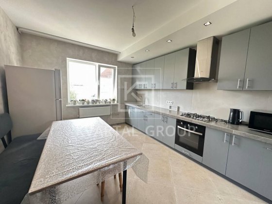 Продам двоповерховий будинок з ремонтом і лазнею, 152 м² Ворзель