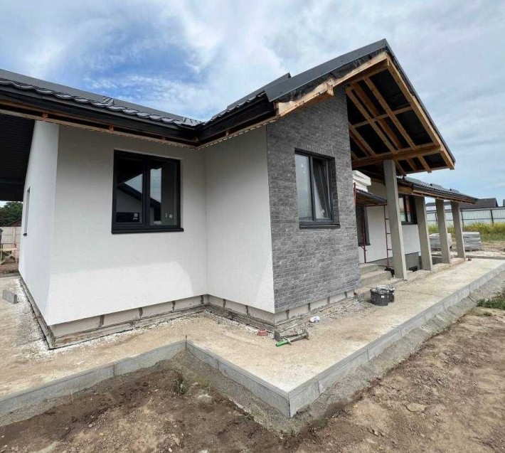 Продається будинок з підвалом в Святопетрівському - фото 1