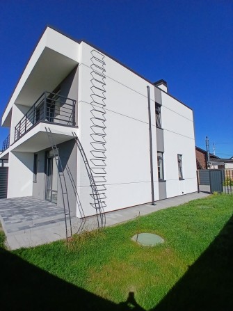 Просторий таунхаус з трьома паркомісцями - фото 1