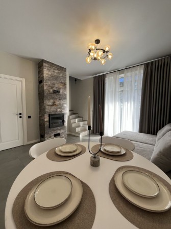 Таунхаус з ремонтом / Білогородка біля Сільпо / 66 м2 / 2 кімнати - фото 1