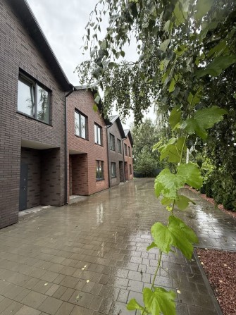 Таунхауси у Ворзелі! Газ, власний двір! З цегли! Супер ціна! - фото 1