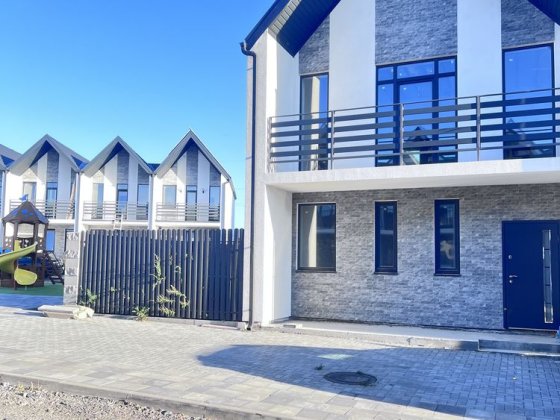 Святопетрівське Кутовий Таунхаус ділянка 3 сотки з докум. ЄОселя Святопетровское