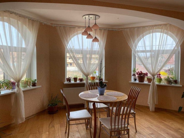 Будинок з ремонтом. Курортне місто Ворзель - фото 1