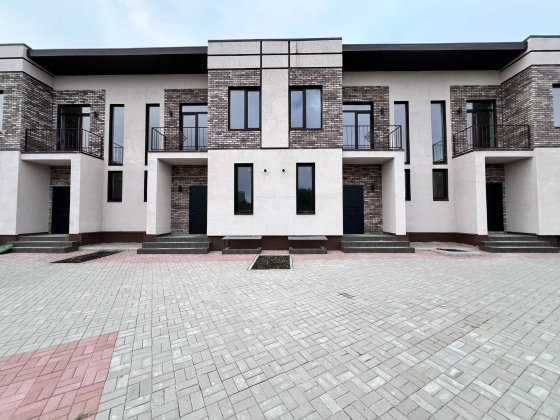 Просторий таунхаус 120 м² з підвалом 60 м² та газом Гатное
