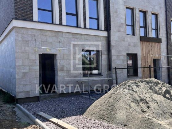 Кутовий таунхаус ТОП локація!!! Святопетровское