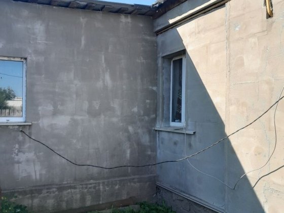 Продається дім з земельною ділянкою ,дім 79 кв м,з Гатное