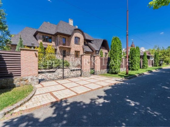 Дом в Козине в 3КГ С выходом на Днепр и частком 50 СОТОК Козин