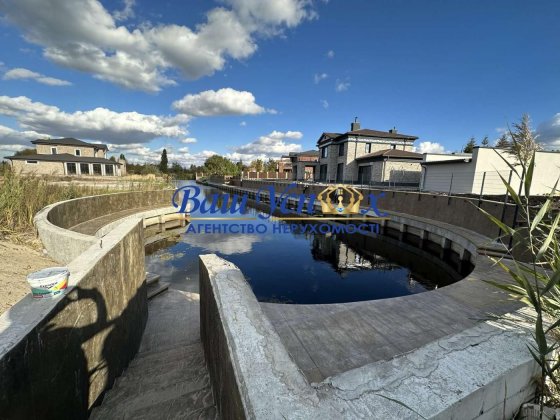 Продам будинок в містечку з виходом на річку Дніпро. Дамба Козин