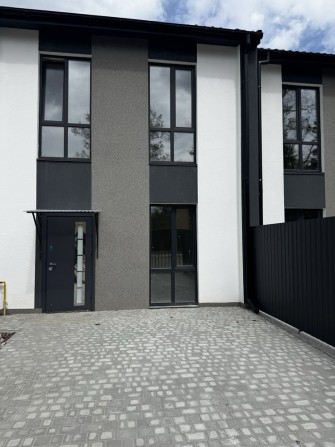 Продам таунхаус з чистовим оздомленням, 1,8 соток у Ворзелі - фото 1