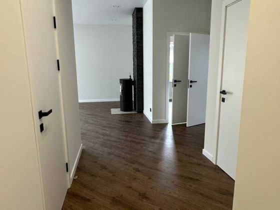 Будинок з сучасним ремонтом, каміном і ділянкою 4 сотки Ворзель