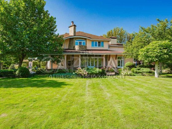 Продаж Козин  вихід на воду 40 соток основний будинок + гостьовий Козин