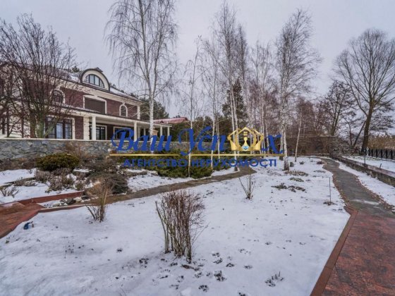 Продаж гарного будинка у мiстечку з выходом на рiчку . село Козин Козин