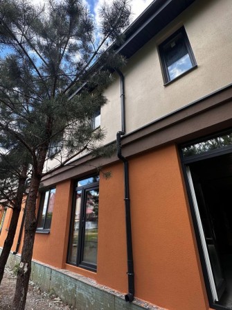 Таунхаус в оточенні дерев в Ворзелі, суперова локація - фото 1