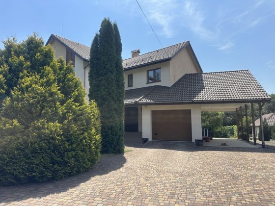 Добротний будинок з цокольним поверхом на 30 сотках землі Ворзель