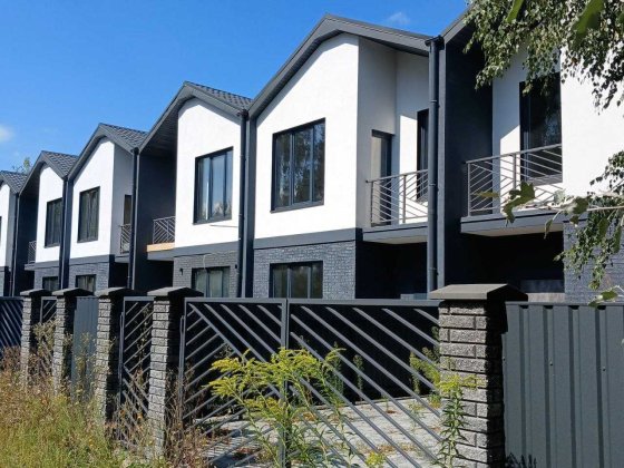 крайній таунхаус на межі  Буча Ворзель без % Ворзель