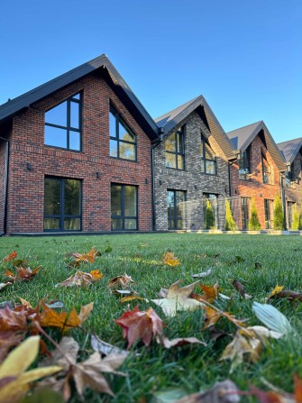 Таунхаус на 100 м2, 2 сот, КМ "Зелена Баварія", Без % - фото 1