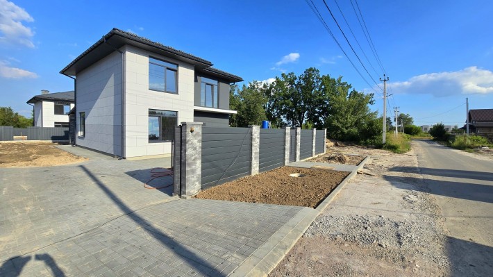 Будинок 190 м2 земля 9 соток асфальт паркомісця 4 авто с. Ходосівка - фото 1