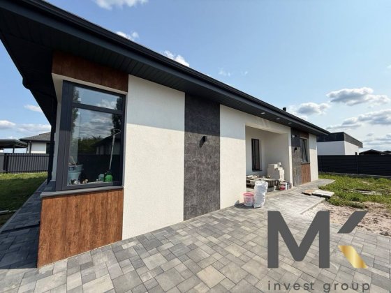 Будинок з ремонтом та підвалом у Білогородці Белогородка