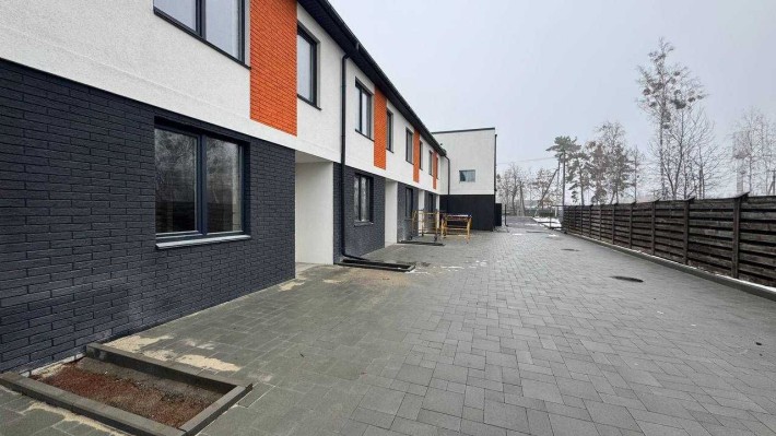 Таунхаус 95 м2 з двориком у Ворзелі - фото 1