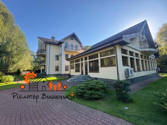 Продаж клубного будинку 800кв.м. на ділянуєці 50 соток с. Вишеньки Вишенки