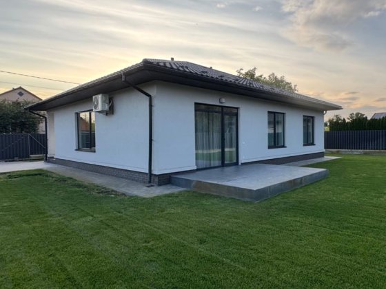 Продаж будинок з ремонтом 144м2 з керамоблоку Гнедин