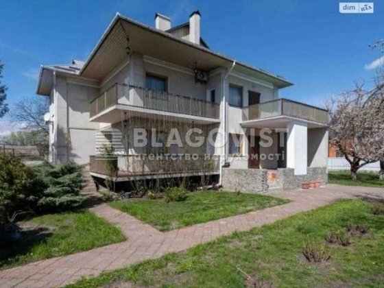 Продаж 2 поверх будинку з ремонтом 310 мКв. ділянка 12 соток с. Гнідин Гнедин