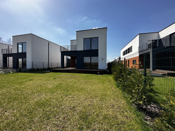 Дом с ремонтом гараж выход к реке Киев Дарницкий метро Славутич - фото 1