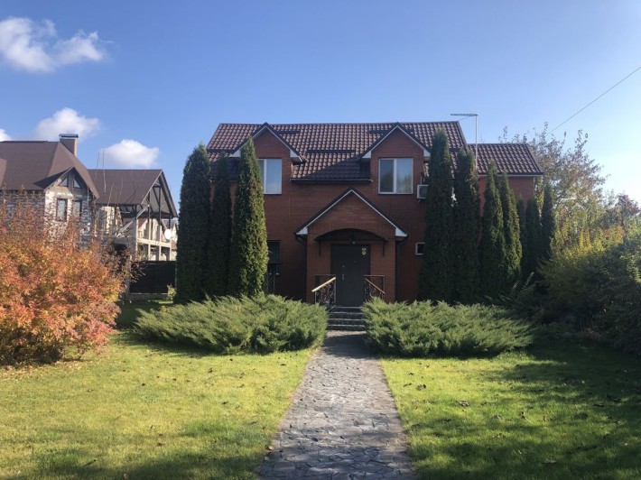 Новообухівська траса поруч «Олімпік Вілладж» та Голубе озеро - фото 1