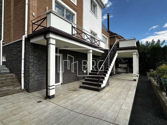 Продажа дома 4 спальни бассейн КГ Зеленый гай Лесники без комиссии Лісники